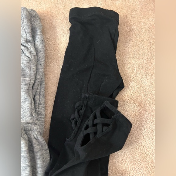 Old Navy Girls 5T Joggers and Legging - Picture 3 of 5